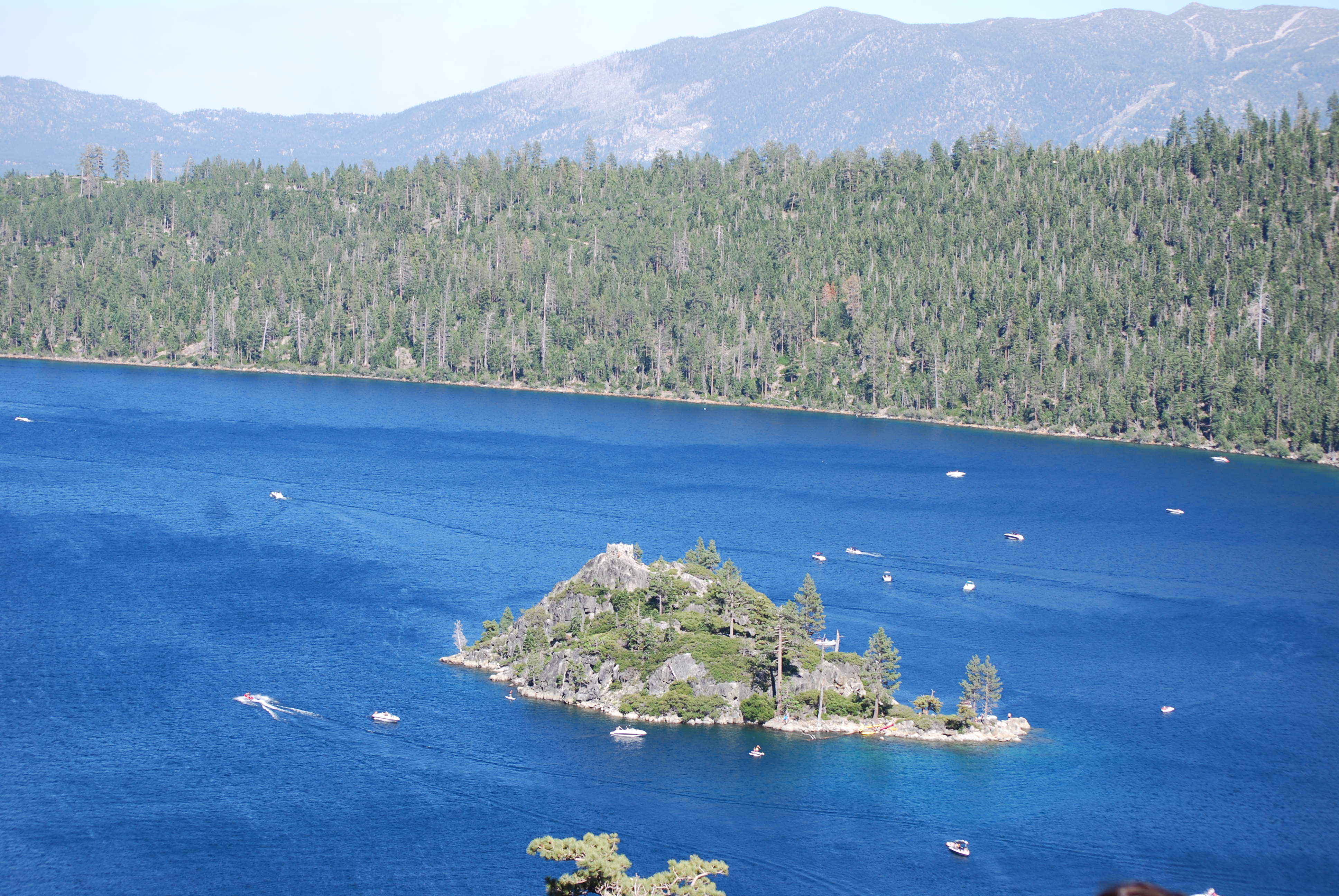 Ảnh 6: Lake Tahoe đẹp như một bức tranh thủy mặc