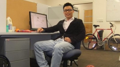 Phan Thế Hoàng tại phòng nghiên cứu của mình tại Đại học Wollonggong - Úc. (Ảnh do nhân vật cung cấp)