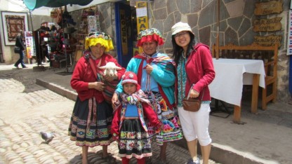 Ảnh chụp cùng người dân ở Cusco, Peru