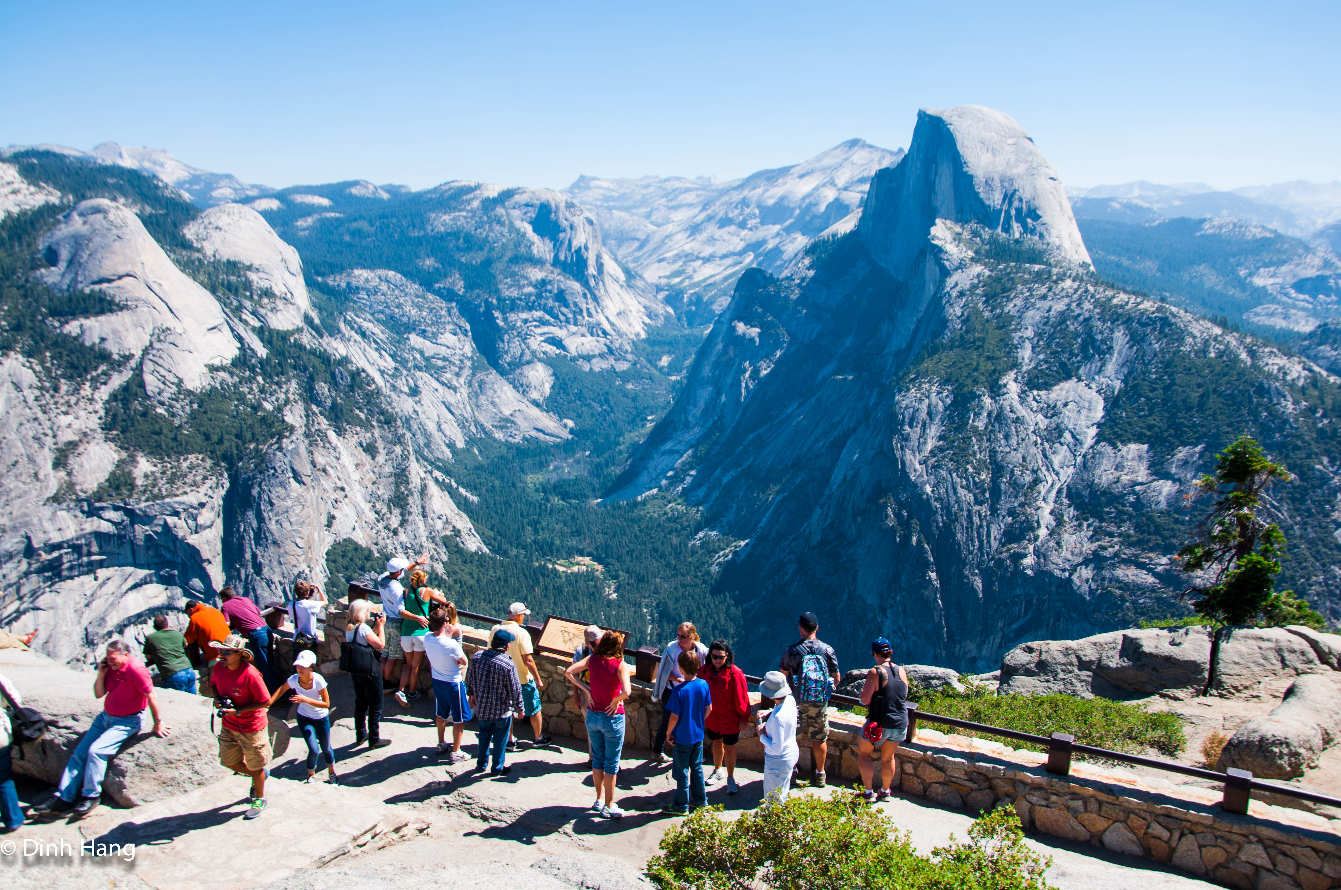 Những rặng núi đá hùng vĩ ở công viên quốc gia Yosemite