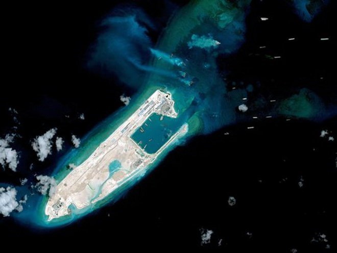 Ảnh chụp vệ tinh Đá Chữ Thập thuộc quần đảo Trường Sa của Việt Nam mà phía Trung Quốc chiếm đóng, xây dựng trái phép. (Nguồn: AFP)