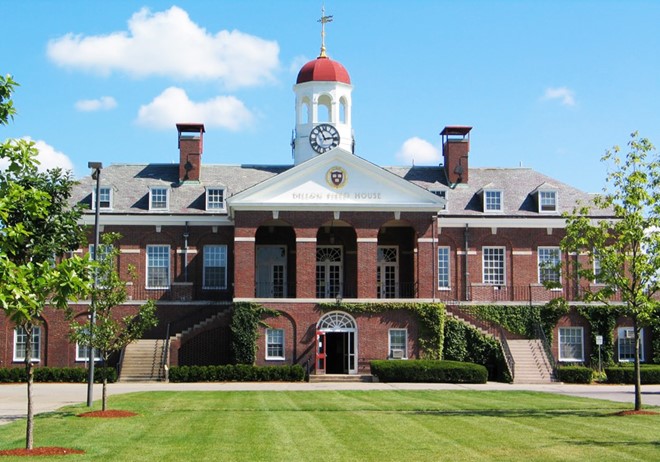 Đại học Harvard đổi chức danh các nhân viên quản lý tòa nhà vì cáo buộc liên quan chế độ nô lệ. Ảnh: Harvard.edu.