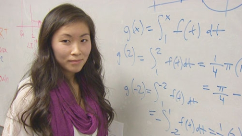 Nữ sinh gốc Việt đạt điểm toán cao nhất thế giới
