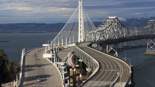 Mỹ trả giá đắt vì thuê công ty Trung Quốc xây cầu