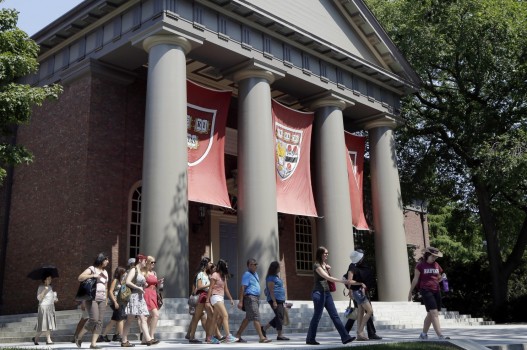 ĐH Harvard bị kiện về “chính sách tuyển sinh phân biệt chủng tộc”